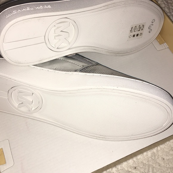 💥Last pair💥Michael Kors Keaton Slip On’s. - Picture 4 of 6